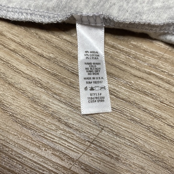 Soprano Short Sleeve Scoop Neck Crop Top - Picture 6 of 8